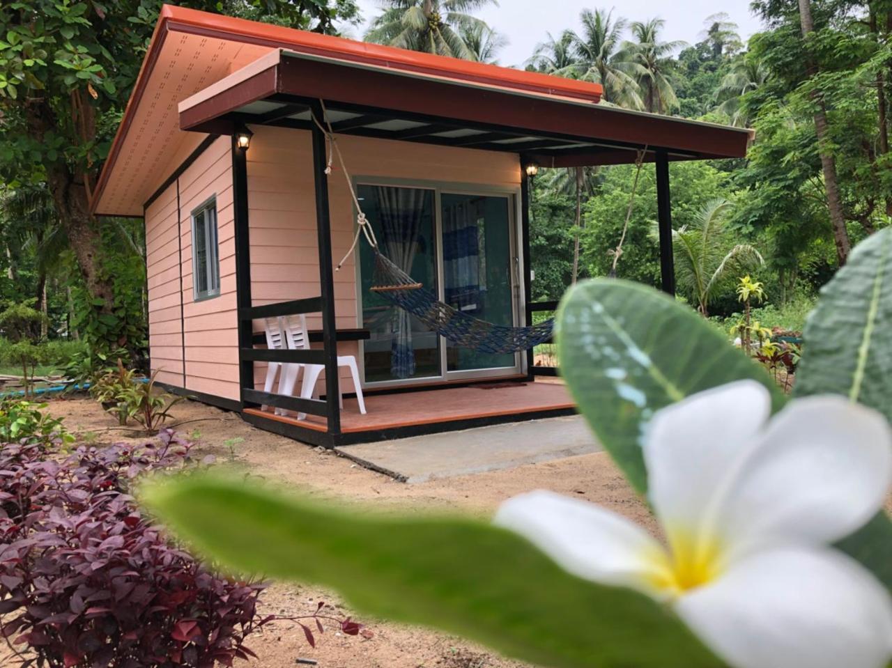 Koh Ngai Kaimuk Thong Resort Exterior photo