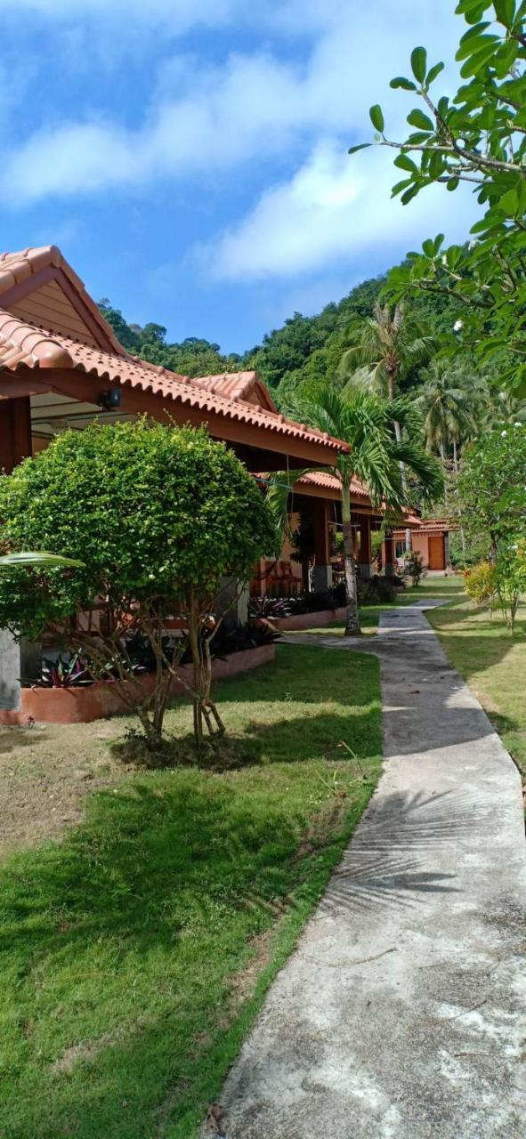 Koh Ngai Kaimuk Thong Resort Exterior photo